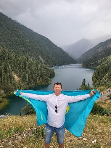 Айбек Каресов