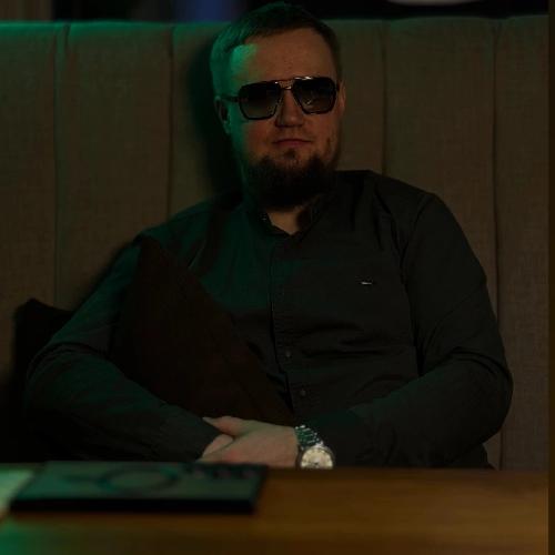 Антон  Алексеенко