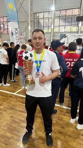 Женис Юлдашов