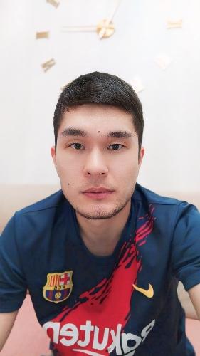 Данияр Есманов