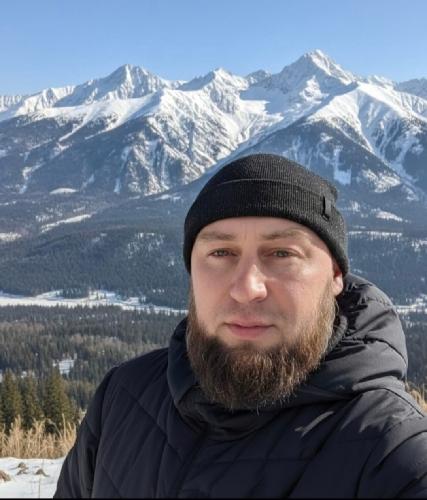 Руслан Хужин