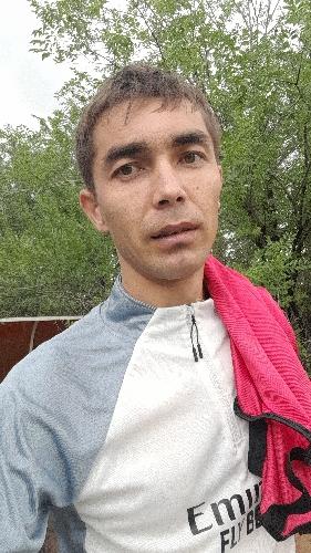 Азат Капанов